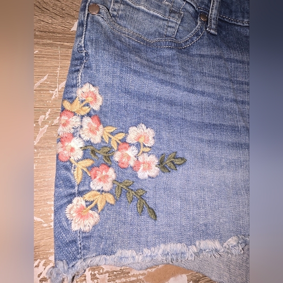 torrid Pants - Torrid Floral Embroidered Cutoff Denim Stretch Jean Shorts Women's 14 14W or 1X